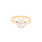 Oval diamond ring in yellow gold